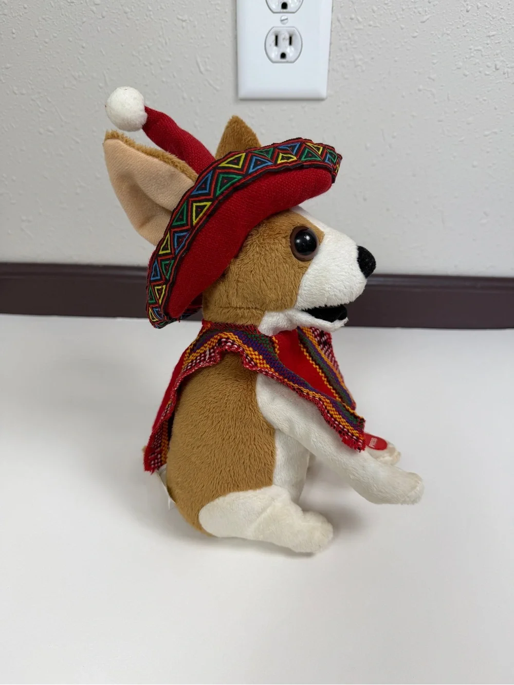 Vintage Singing Chihuahua Plush Toy Sombrero Dog Button Musical Animated Fiesta